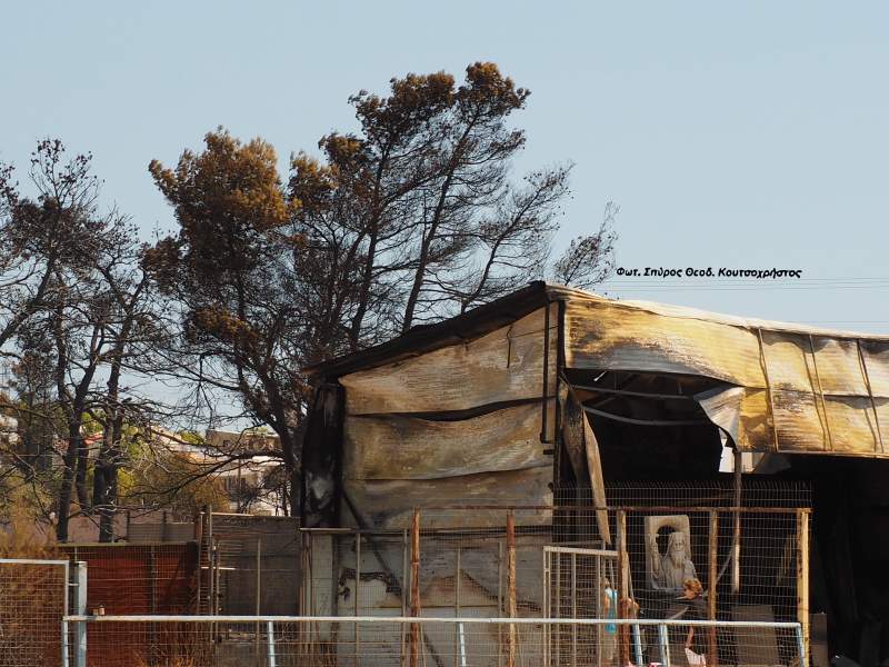 Όρθια η προτομή του Αγίου Σοφιανού μετά την πυρκαγιά της Βορειοανατολικής Αττικής